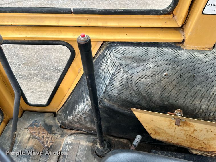 image for item EG1182 Ford 555B backhoe