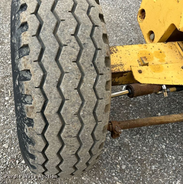 image for item EG1182 Ford 555B backhoe