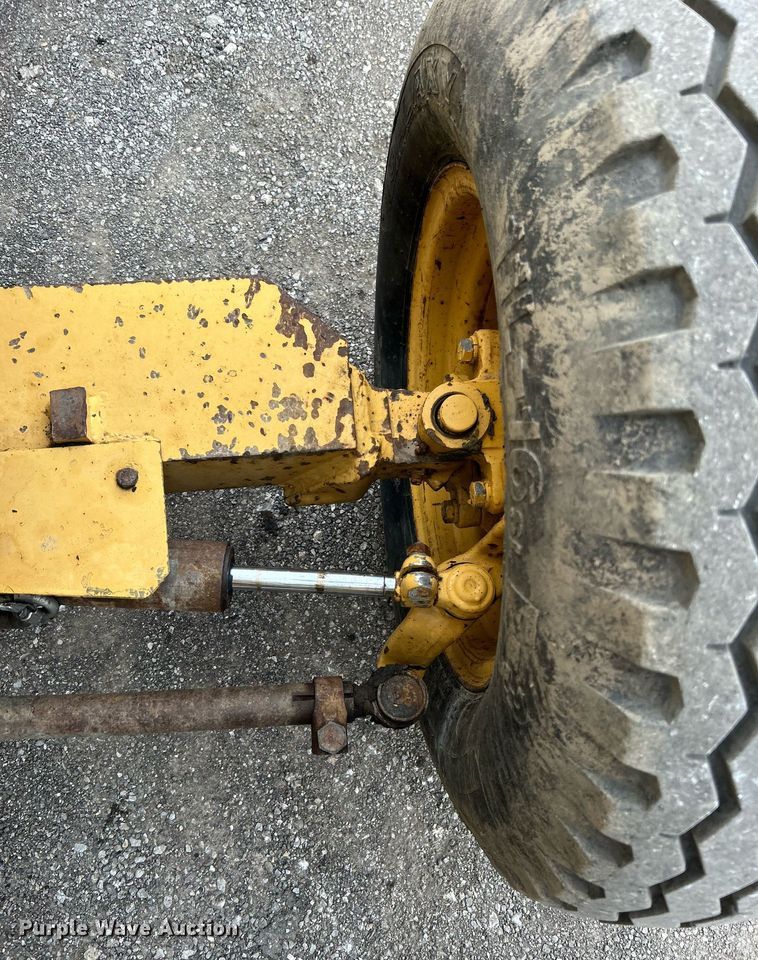 image for item EG1182 Ford 555B backhoe