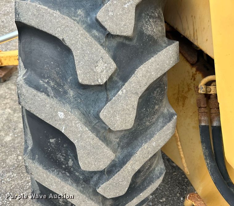 image for item EG1182 Ford 555B backhoe