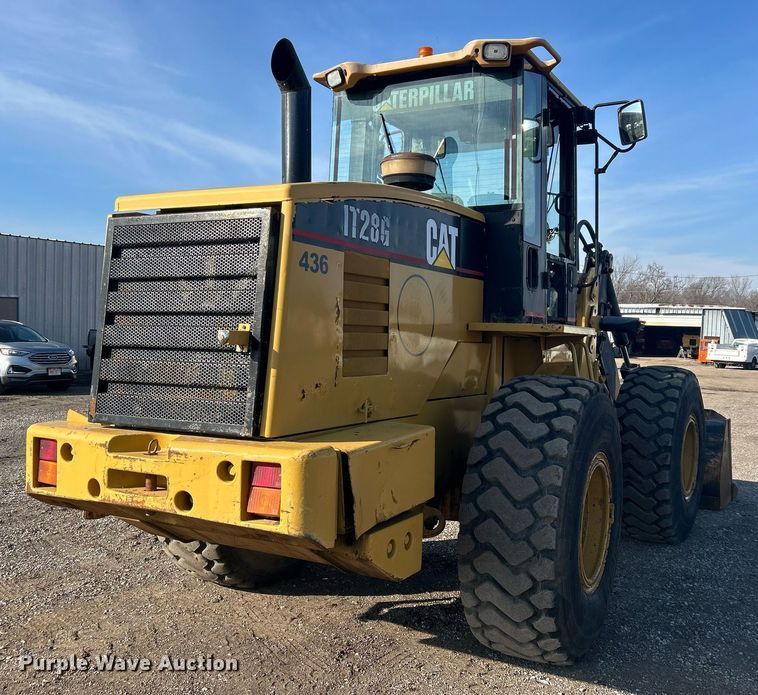 image for item EG1194 1999 Caterpillar  IT28G integrated tool carrier