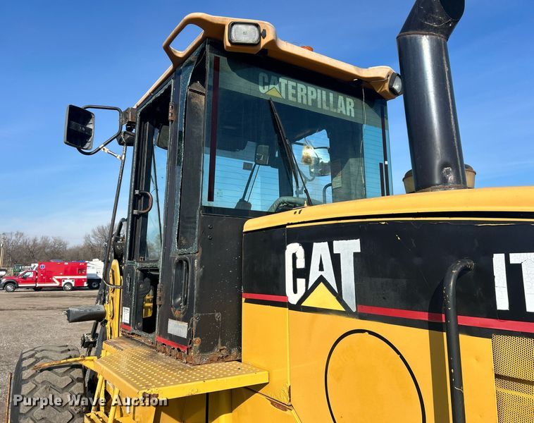 image for item EG1194 1999 Caterpillar  IT28G integrated tool carrier
