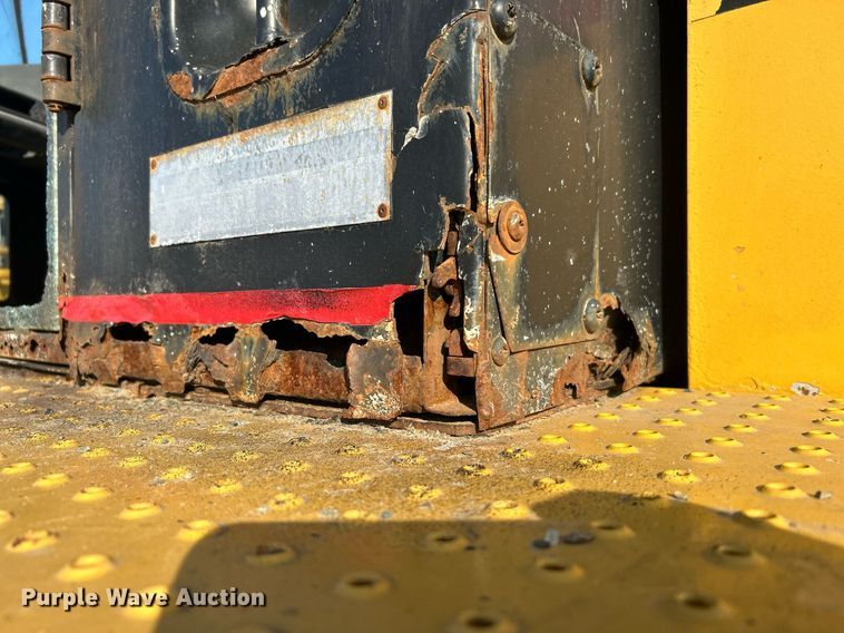 image for item EG1194 1999 Caterpillar  IT28G integrated tool carrier