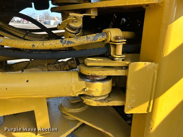 image for item EG1194 1999 Caterpillar  IT28G integrated tool carrier