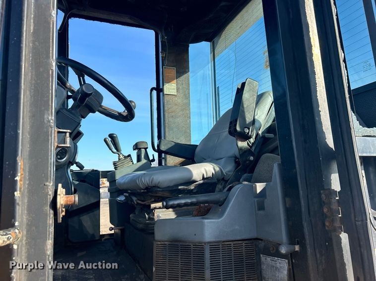 image for item EG1194 1999 Caterpillar  IT28G integrated tool carrier