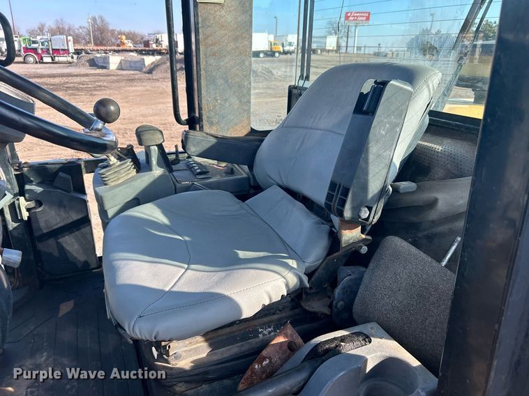 image for item EG1194 1999 Caterpillar  IT28G integrated tool carrier