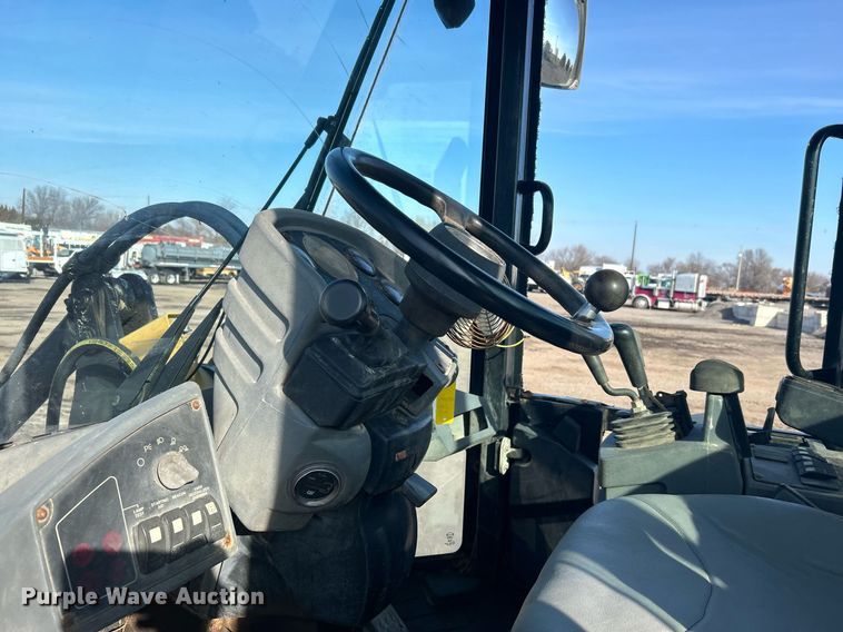 image for item EG1194 1999 Caterpillar  IT28G integrated tool carrier