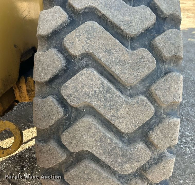 image for item EG1194 1999 Caterpillar  IT28G integrated tool carrier