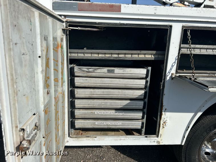 image for item EG1195 2017 Ford F350 Super Duty SuperCab utility bed pickup truck