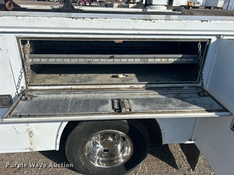 image for item EG1195 2017 Ford F350 Super Duty SuperCab utility bed pickup truck