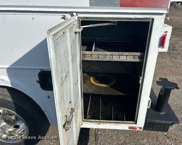 image for item EG1195 2017 Ford F350 Super Duty SuperCab utility bed pickup truck