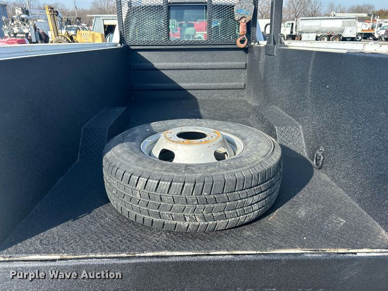 image for item EG1195 2017 Ford F350 Super Duty SuperCab utility bed pickup truck