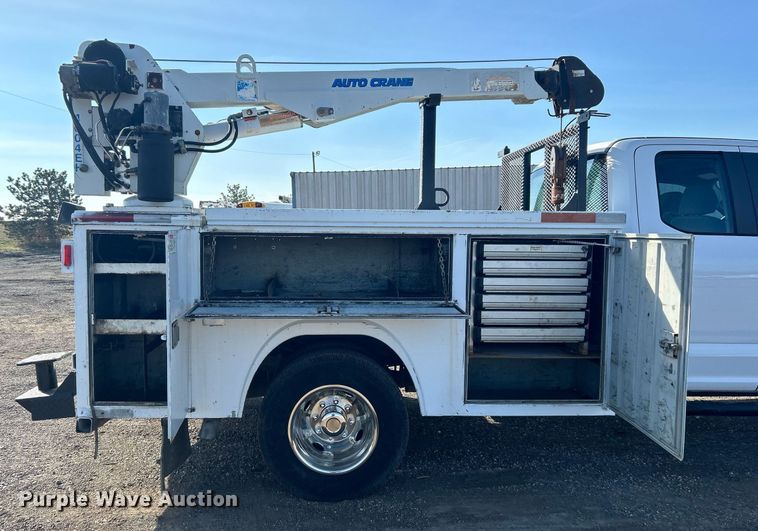 image for item EG1195 2017 Ford F350 Super Duty SuperCab utility bed pickup truck