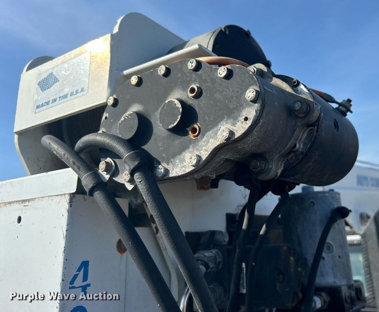 image for item EG1195 2017 Ford F350 Super Duty SuperCab utility bed pickup truck