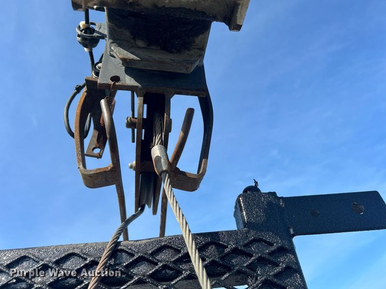 image for item EG1195 2017 Ford F350 Super Duty SuperCab utility bed pickup truck