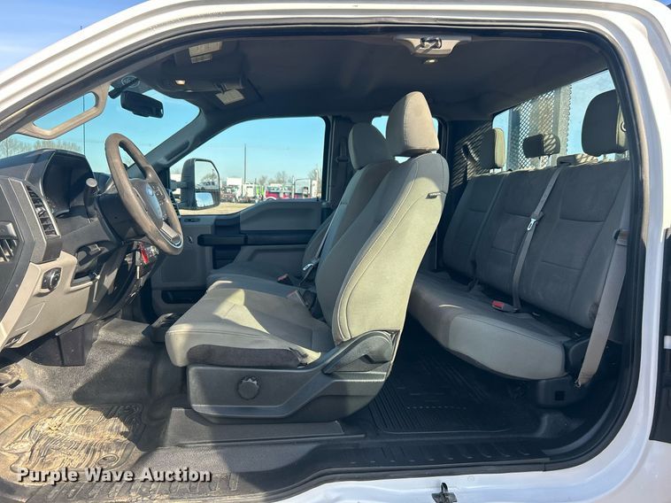 image for item EG1195 2017 Ford F350 Super Duty SuperCab utility bed pickup truck