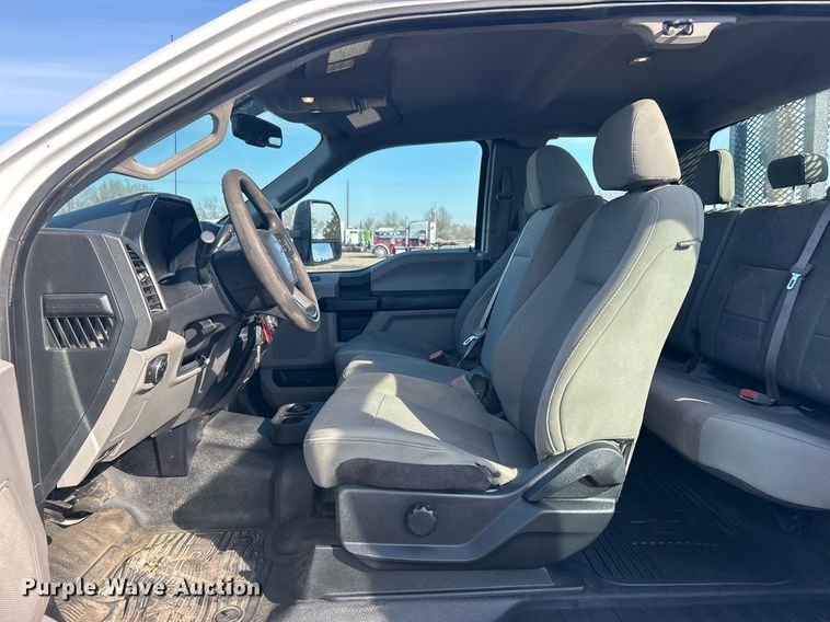 image for item EG1195 2017 Ford F350 Super Duty SuperCab utility bed pickup truck