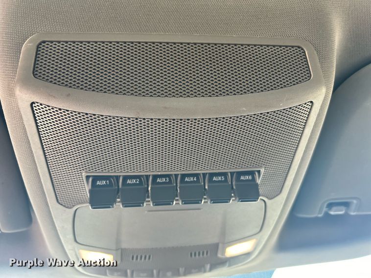 image for item EG1195 2017 Ford F350 Super Duty SuperCab utility bed pickup truck