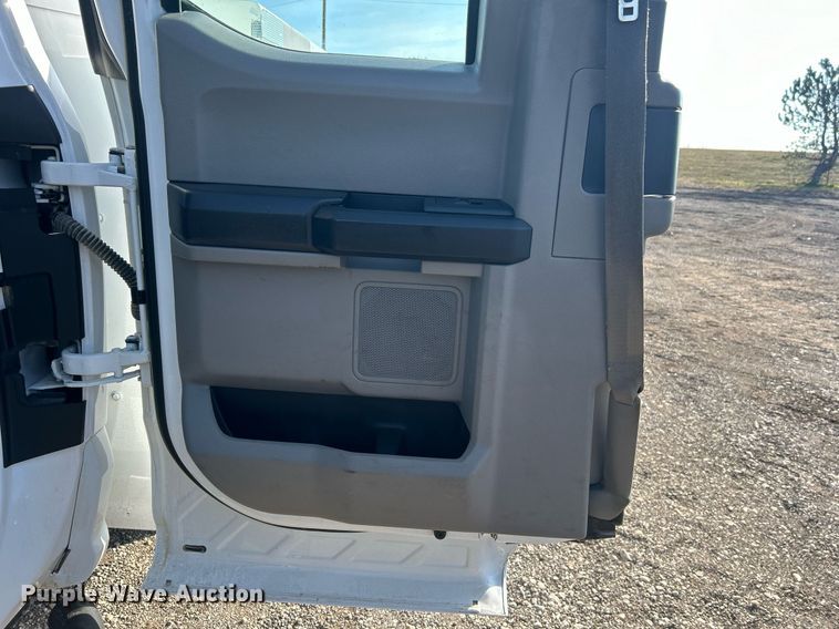 image for item EG1195 2017 Ford F350 Super Duty SuperCab utility bed pickup truck