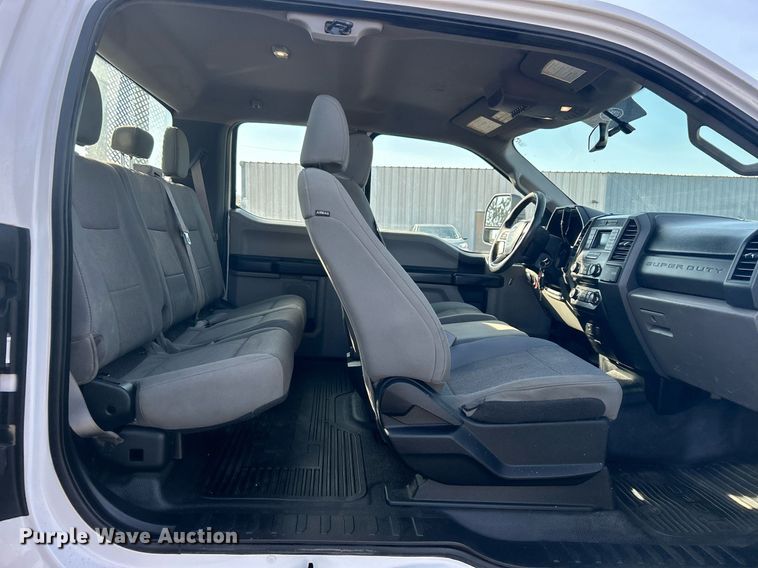 image for item EG1195 2017 Ford F350 Super Duty SuperCab utility bed pickup truck