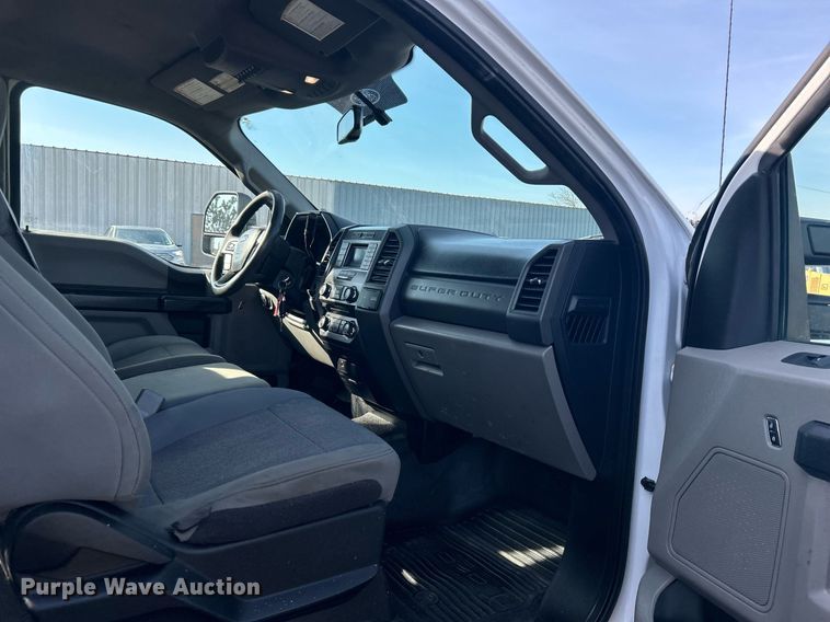 image for item EG1195 2017 Ford F350 Super Duty SuperCab utility bed pickup truck