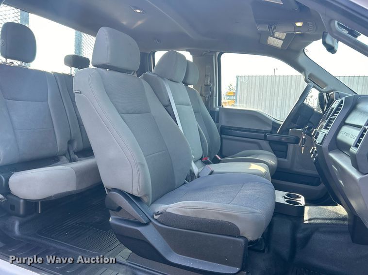 image for item EG1195 2017 Ford F350 Super Duty SuperCab utility bed pickup truck