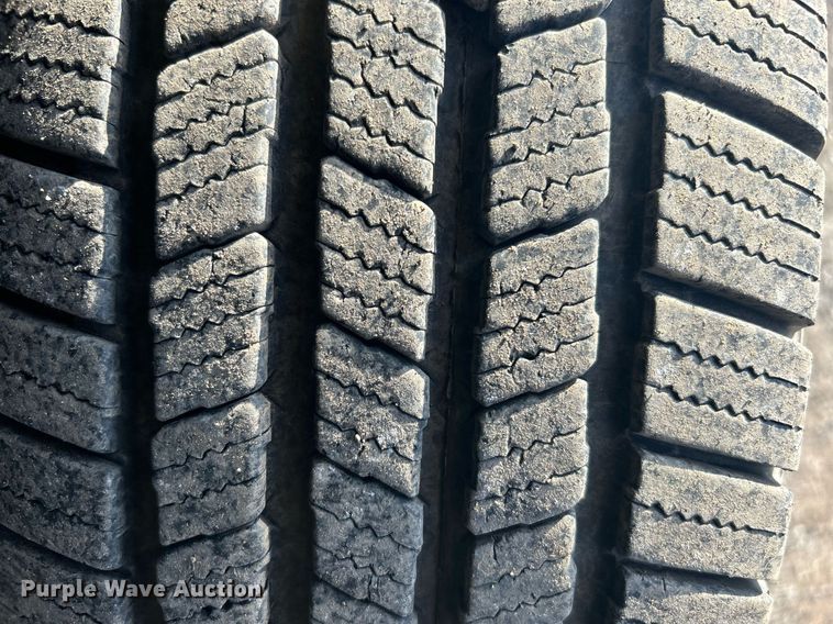 image for item EG1195 2017 Ford F350 Super Duty SuperCab utility bed pickup truck