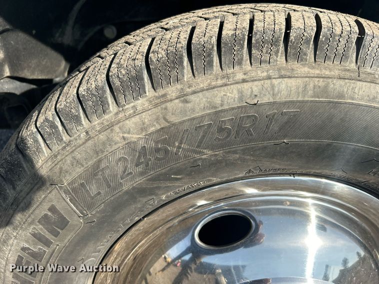 image for item EG1195 2017 Ford F350 Super Duty SuperCab utility bed pickup truck