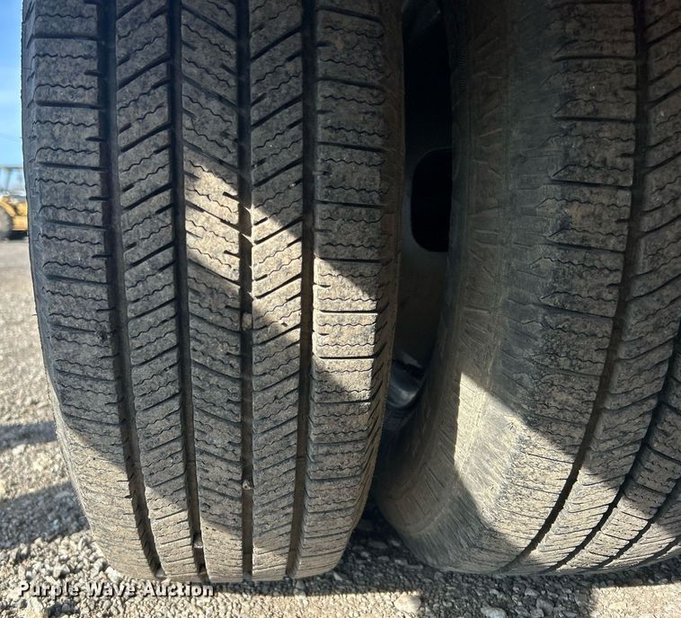 image for item EG1195 2017 Ford F350 Super Duty SuperCab utility bed pickup truck