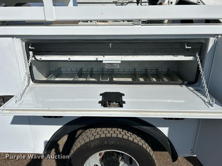 image for item EG1198 2012 Ford F550 Super Duty bucket truck
