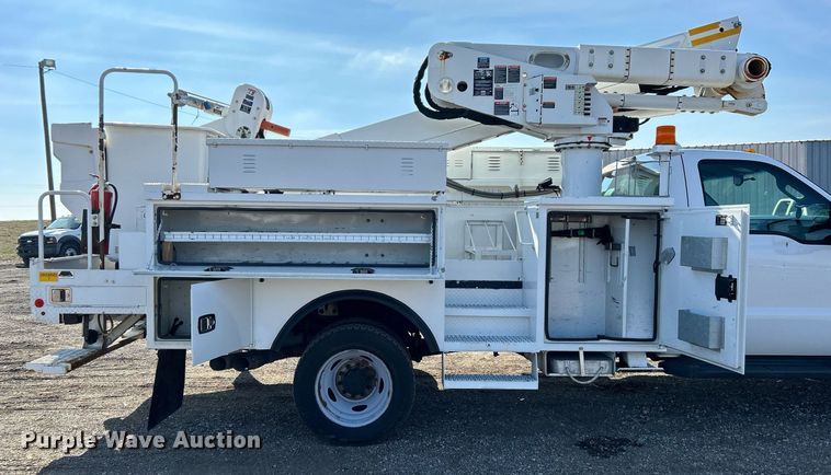 image for item EG1198 2012 Ford F550 Super Duty bucket truck