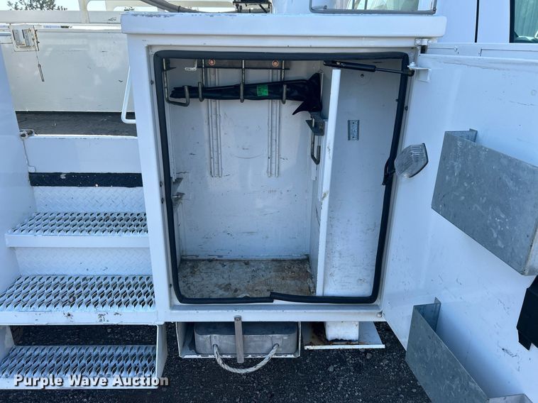 image for item EG1198 2012 Ford F550 Super Duty bucket truck