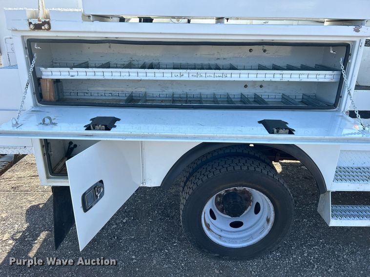 image for item EG1198 2012 Ford F550 Super Duty bucket truck