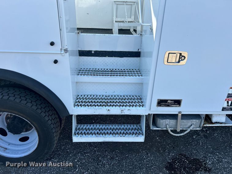 image for item EG1198 2012 Ford F550 Super Duty bucket truck