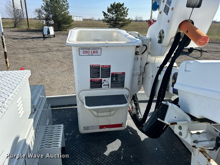 image for item EG1198 2012 Ford F550 Super Duty bucket truck