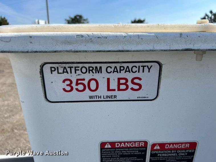 image for item EG1198 2012 Ford F550 Super Duty bucket truck