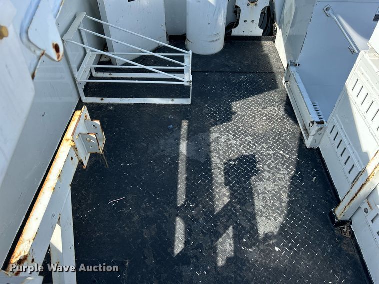 image for item EG1198 2012 Ford F550 Super Duty bucket truck