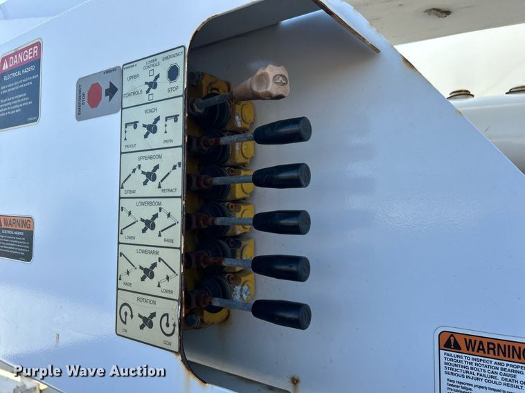 image for item EG1198 2012 Ford F550 Super Duty bucket truck