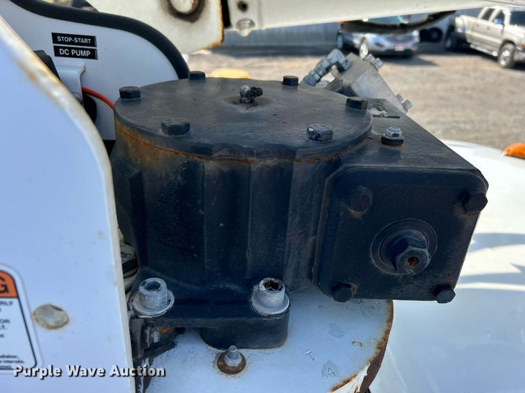 image for item EG1198 2012 Ford F550 Super Duty bucket truck