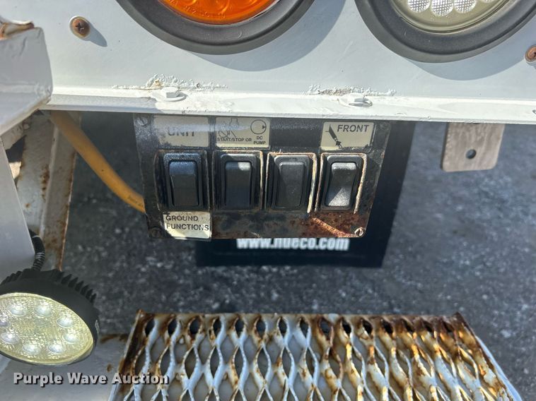 image for item EG1198 2012 Ford F550 Super Duty bucket truck