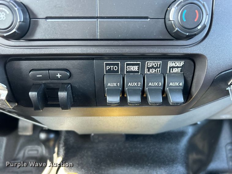 image for item EG1198 2012 Ford F550 Super Duty bucket truck