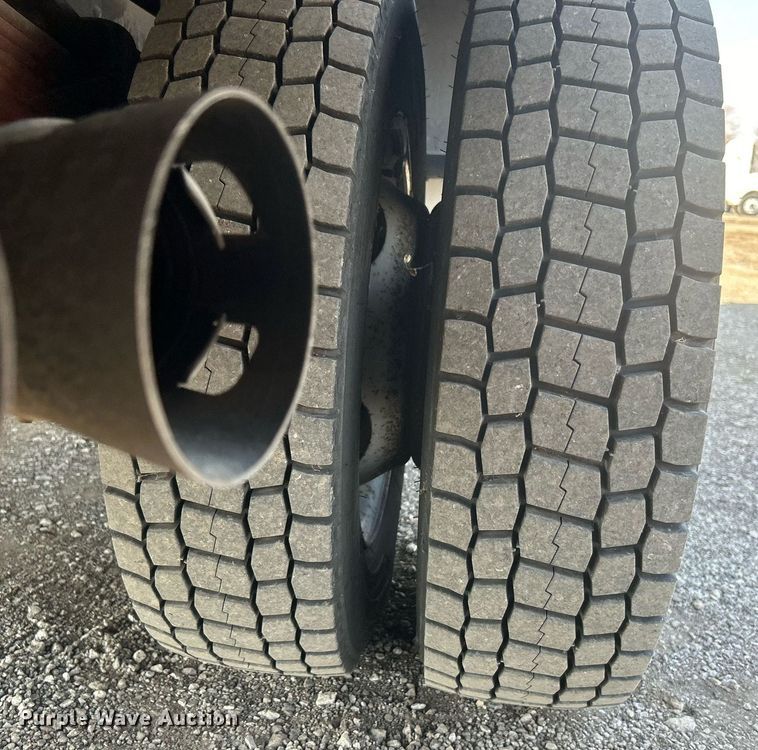 image for item EG1198 2012 Ford F550 Super Duty bucket truck