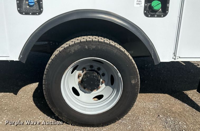 image for item EG1198 2012 Ford F550 Super Duty bucket truck