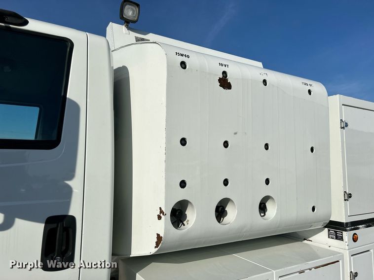 image for item EG1212 2015 International  4400 SBA fuel / lube truck