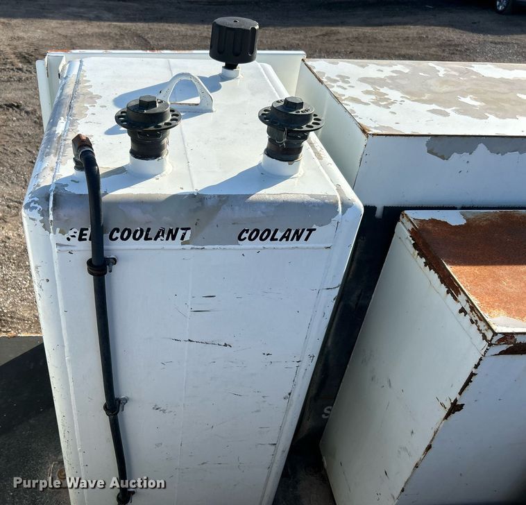 image for item EG1212 2015 International  4400 SBA fuel / lube truck