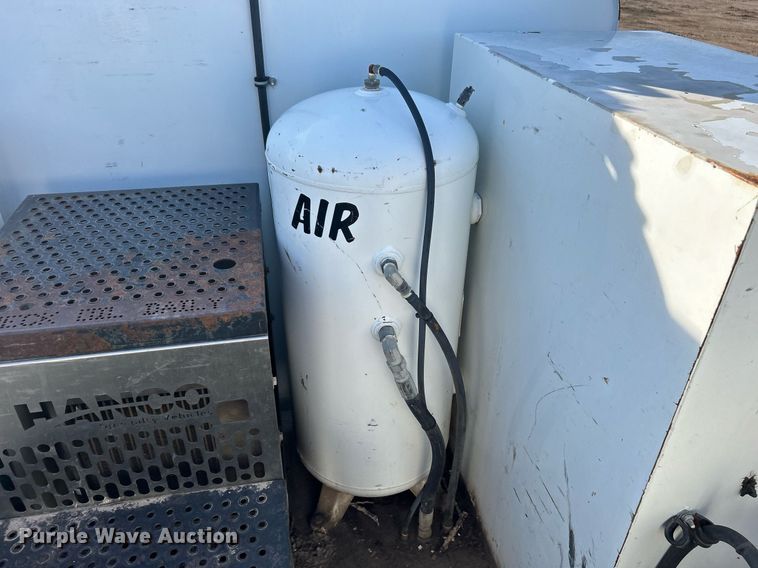 image for item EG1212 2015 International  4400 SBA fuel / lube truck