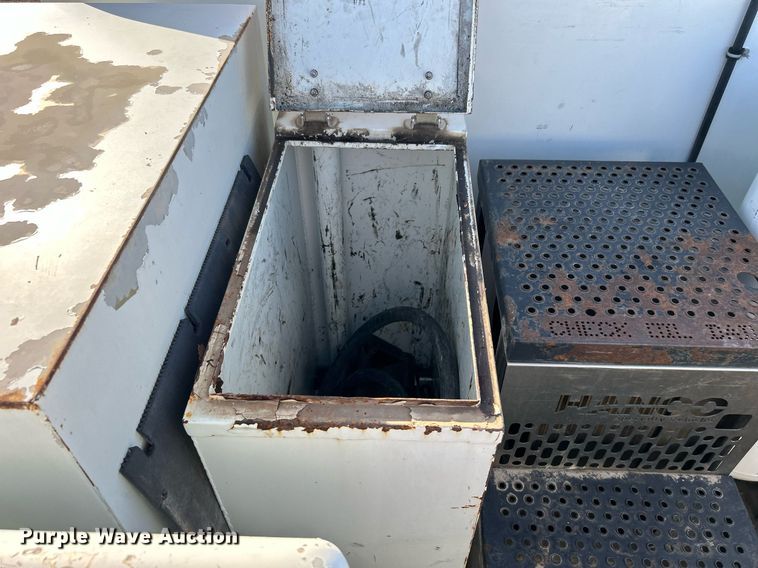 image for item EG1212 2015 International  4400 SBA fuel / lube truck