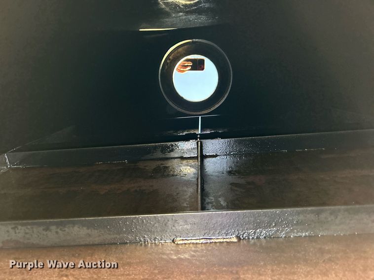 image for item EG1212 2015 International  4400 SBA fuel / lube truck