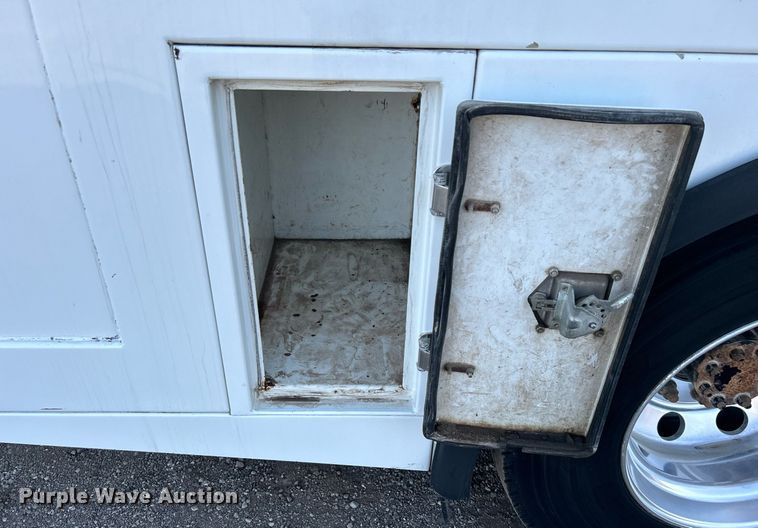 image for item EG1212 2015 International  4400 SBA fuel / lube truck