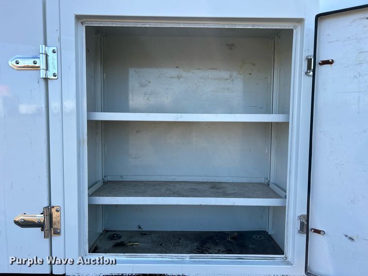 image for item EG1212 2015 International  4400 SBA fuel / lube truck